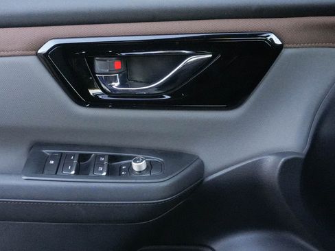 Used 2025 Subaru Forester Sport image 12