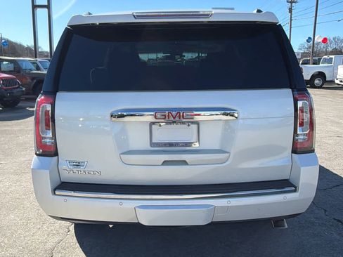 Used 2015 GMC Yukon Denali w/ Premium Package image 7