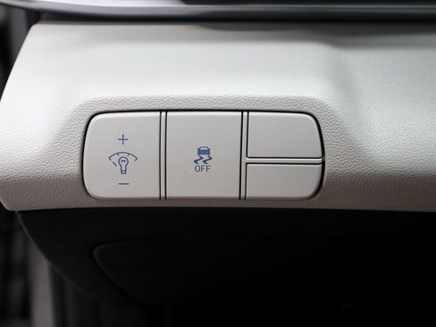 Certified 2025 Hyundai Elantra Limited w/ Cargo Package image 30