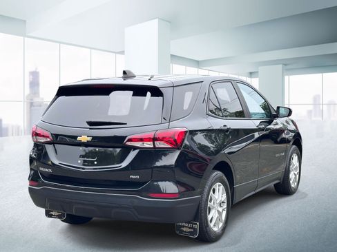 Used 2023 Chevrolet Equinox LS w/ LS Convenience Package AWD/4WD image 4