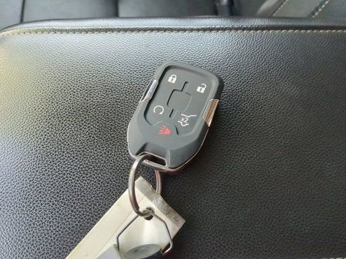 Used 2020 GMC Acadia SLT FWD image 27