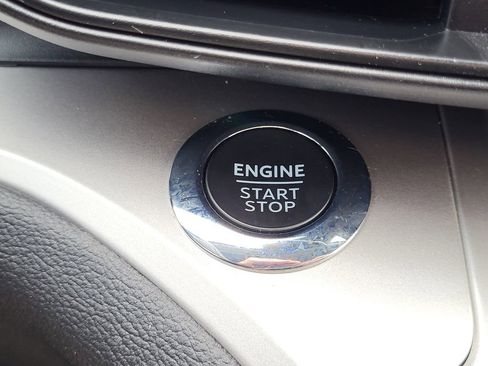 Certified 2022 Ford Explorer XLT image 35