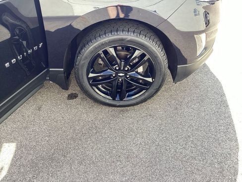 Used 2021 Chevrolet Equinox LT image 25