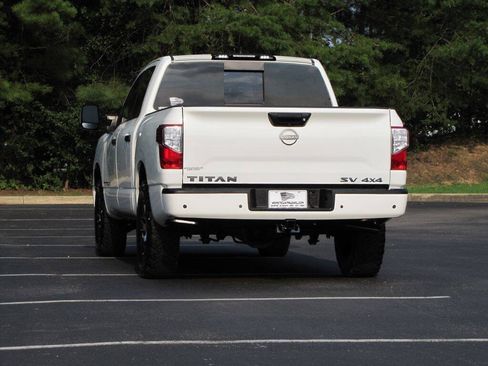 Used 2024 Nissan Titan SV w/ SV Convenience Package AWD/4WD image 11