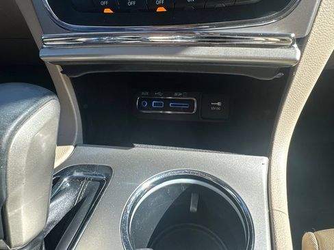 Used 2017 Jeep Grand Cherokee Limited AWD/4WD image 5