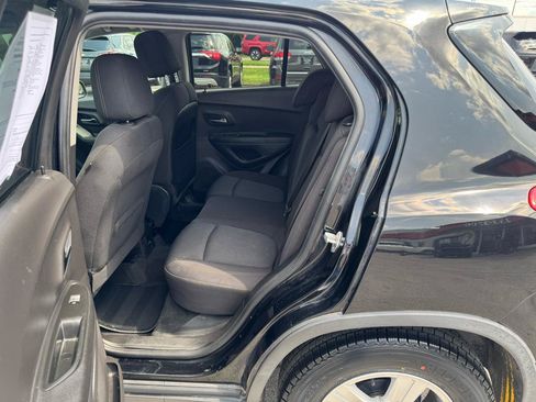 Used 2017 Chevrolet Trax LT FWD image 11