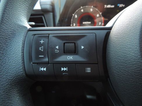 Certified 2025 Nissan Kicks SV image 25