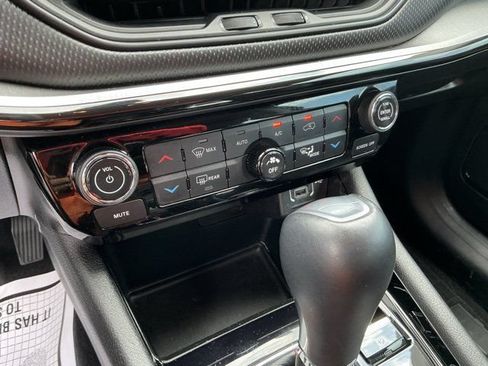Used 2022 Jeep Compass Trailhawk AWD/4WD image 24