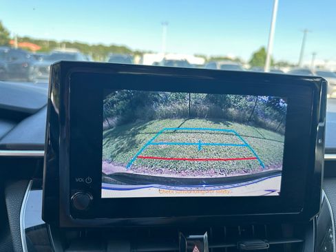 Used 2024 Toyota Corolla LE FWD image 13