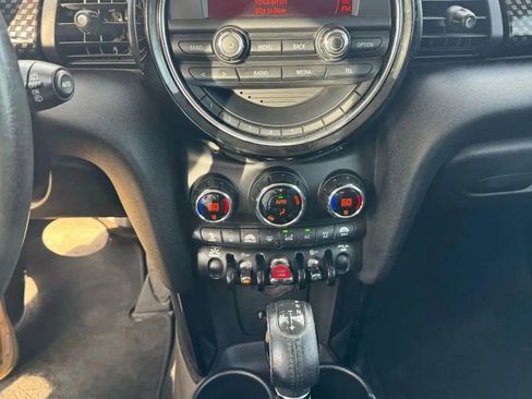 Used 2015 MINI Cooper S image 18