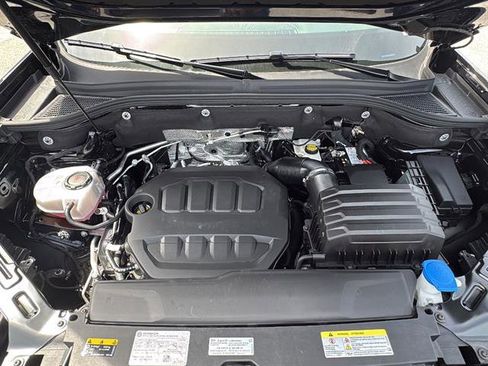 Certified 2025 Volkswagen Atlas SE FWD image 26
