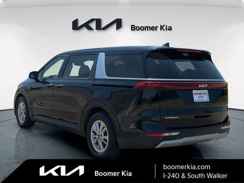 Used 2024 Kia Carnival LX FWD image 7