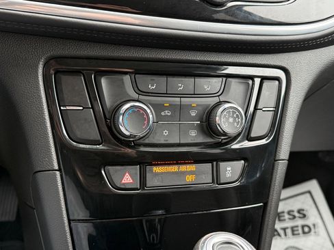 Used 2022 Buick Encore Preferred w/ Safety Package image 31