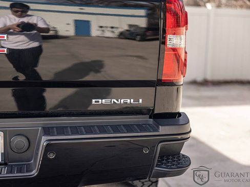 Used 2017 GMC Sierra 2500 Denali w/ Duramax Plus Package image 15