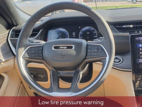 Used 2024 Jeep Grand Cherokee Limited w/ Luxury Tech Group II image 38