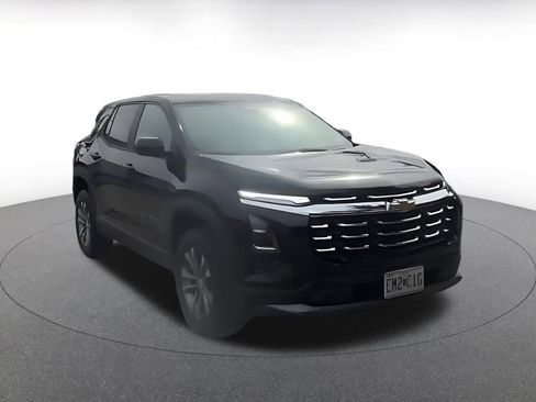Used 2025 Chevrolet Equinox LT FWD image 3