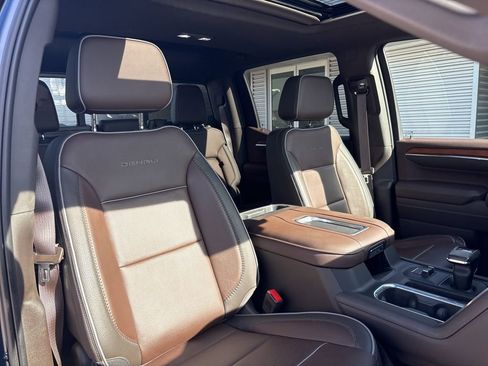 Used 2022 GMC Sierra 1500 Denali w/ Denali Reserve Package image 16