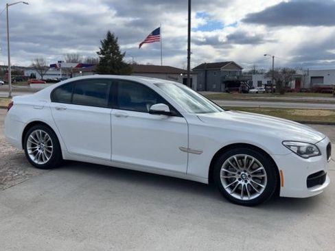 Used 2015 BMW 750i xDrive image 2