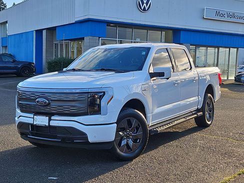 Used 2023 Ford F150 Lightning Lariat w/ Max Trailer Tow Package image 1