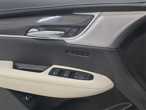 Used 2023 Cadillac XT6 Sport image 25