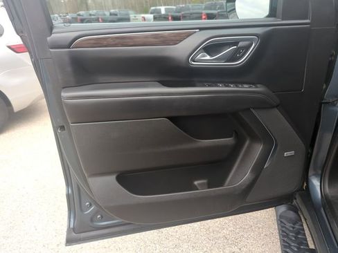 Used 2021 Chevrolet Suburban Z71 AWD/4WD image 15