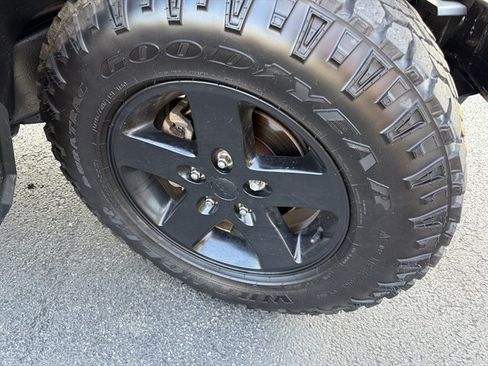 Used 2016 Jeep Wrangler Unlimited Sport AWD/4WD image 6