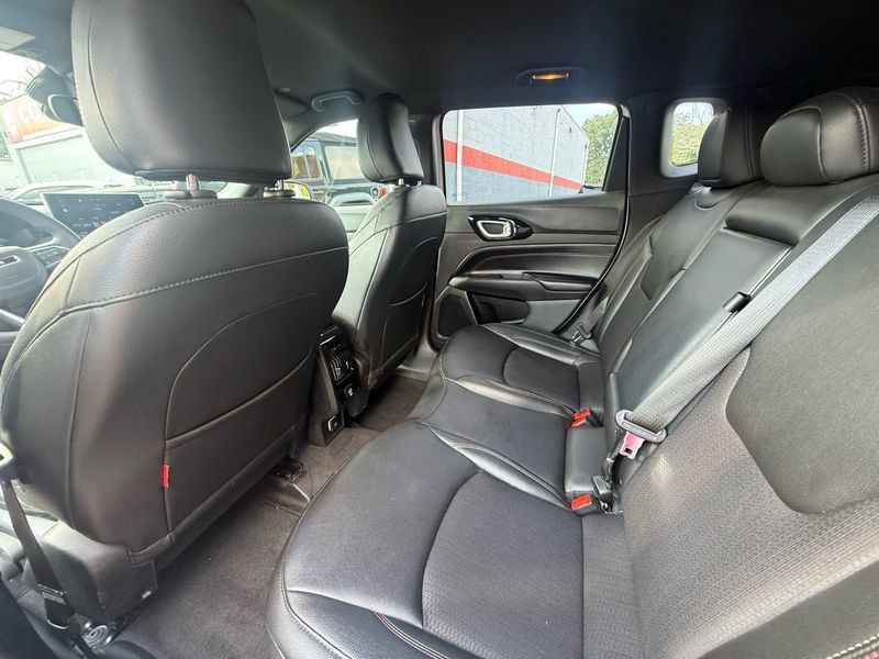 Used 2025 Jeep Compass Trailhawk AWD/4WD image 52