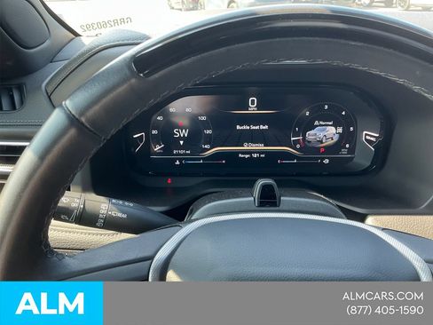 Used 2024 GMC Yukon Denali w/ Advanced Technology Package AWD/4WD image 15