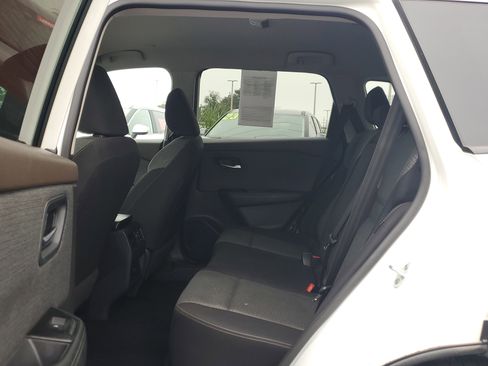 Used 2023 Nissan Rogue SV image 11