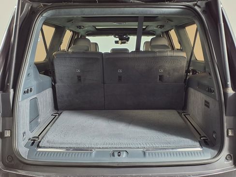 Used 2023 Jeep Grand Wagoneer L Series III w/ Rear Seat Video Group 1 AWD/4WD image 19
