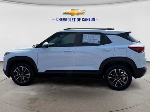 New 2026 Chevrolet TrailBlazer LT w/ Convenience Package FWD image 8