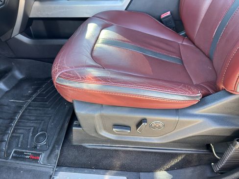 Used 2019 Ford F150 Platinum w/ Equipment Group 701A Luxury image 14