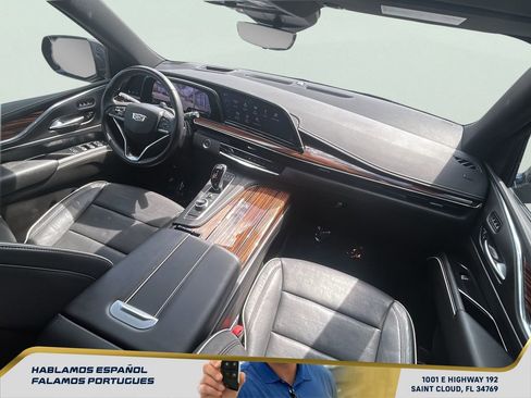 Used 2024 Cadillac Escalade ESV Premium Luxury AWD/4WD image 30