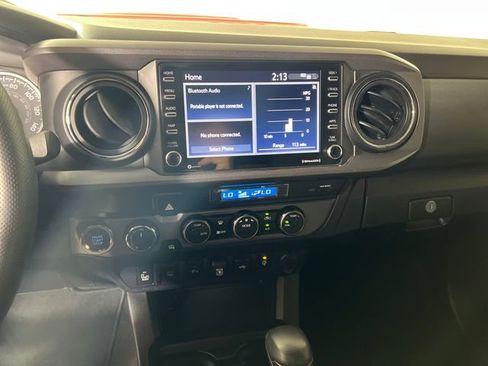 Used 2021 Toyota Tacoma TRD Sport w/ Technology Package image 19