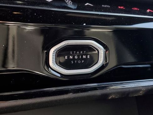 New 2026 Jeep Grand Cherokee Altitude AWD/4WD image 32