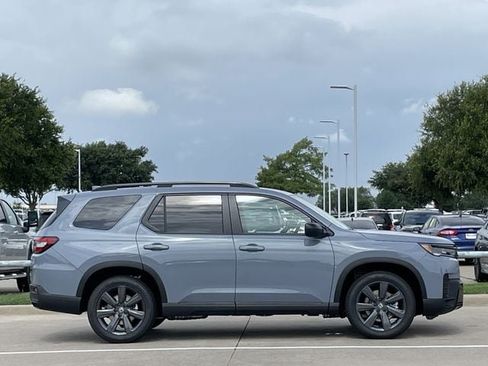 New 2026 Honda Pilot Sport image 3