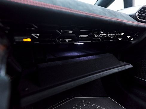 Used 2018 Lamborghini Huracan Performante image 93