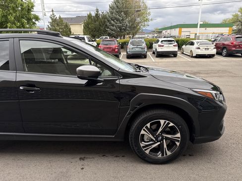 Used 2025 Subaru Crosstrek 2.0i Premium image 8