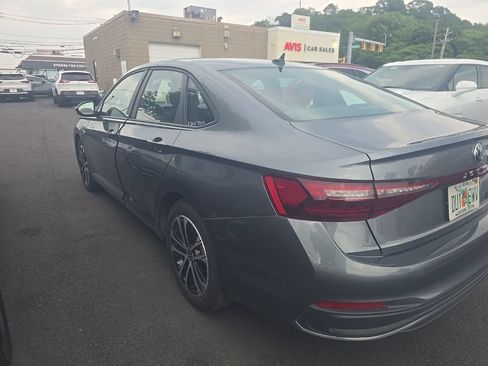 Used 2025 Volkswagen Jetta Sport FWD image 6