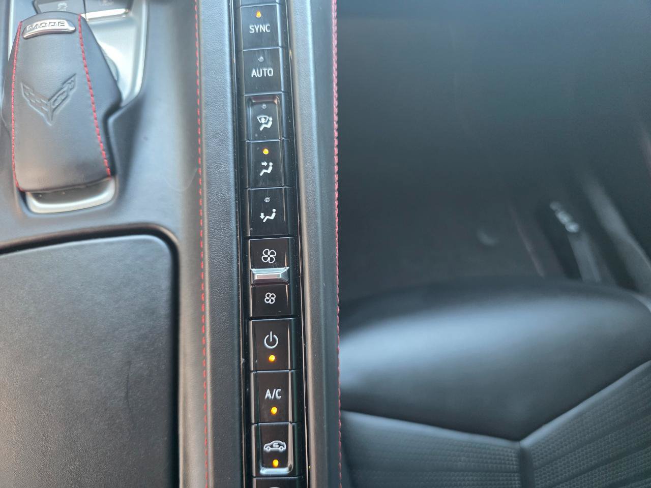Used 2020 Chevrolet Corvette Stingray Premium Cpe w/ 3LT Preferred Equipment Group RWD image 27