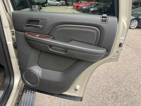 Used 2013 GMC Yukon Denali RWD image 24