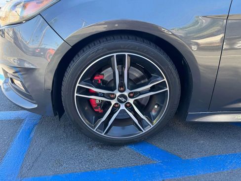Used 2016 Ford Focus ST image 5