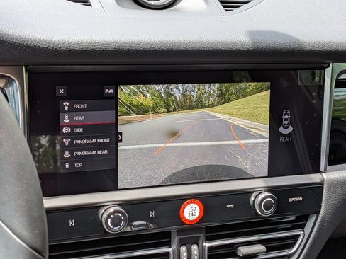 Certified 2026 Porsche Macan AWD/4WD image 16