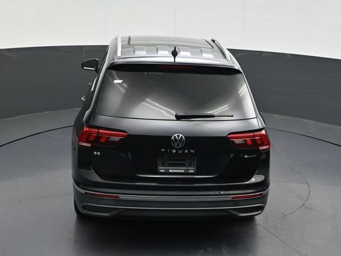 Used 2022 Volkswagen Tiguan SE w/ Panoramic Sunroof Package AWD/4WD image 17