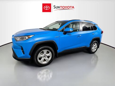 Used 2020 Toyota RAV4 XLE w/ Convenience Package AWD/4WD image 9