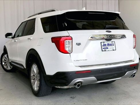 Used 2022 Ford Explorer Limited w/ Equipment Group 301A image 5