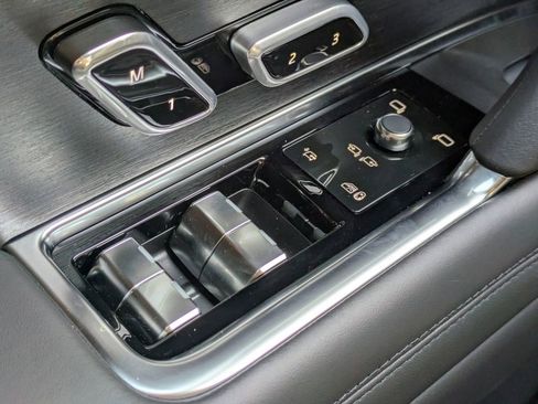 New 2026 Land Rover Range Rover SE image 25