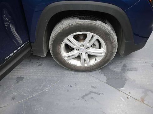 Used 2022 GMC Terrain SLE w/ Driver Convenience Package image 10