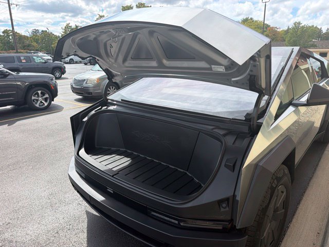 Used 2026 Tesla Cybertruck AWD Crew Cab image 19