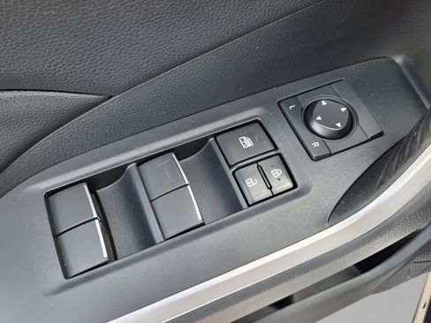 Used 2019 Toyota RAV4 XLE Premium FWD image 26